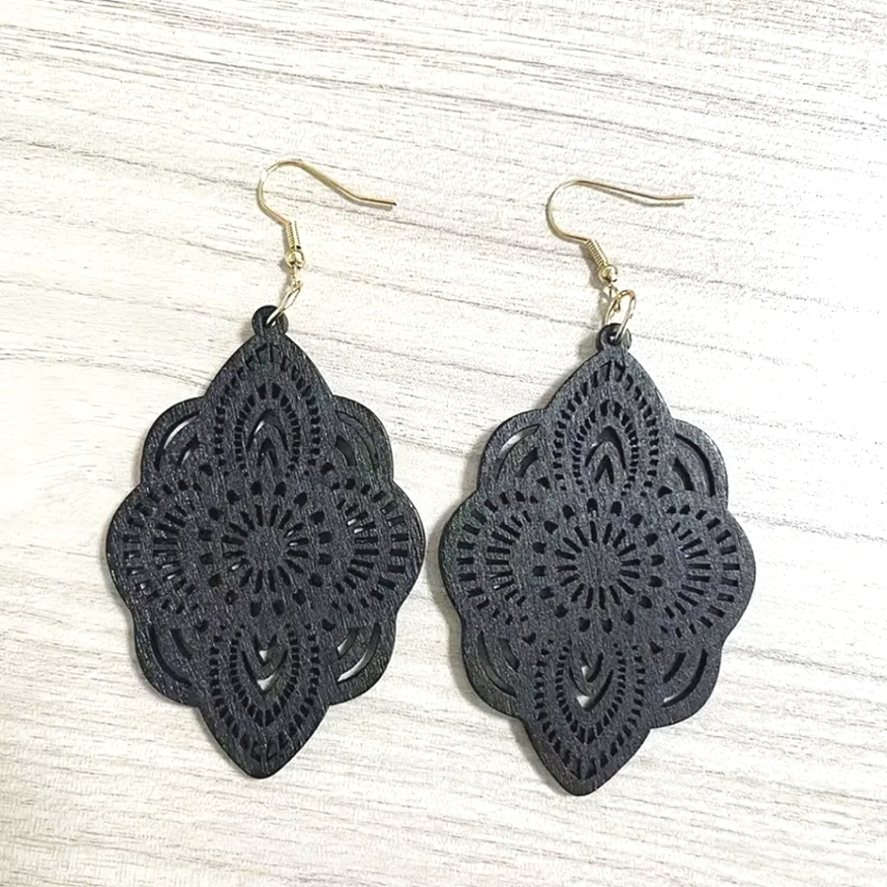 Wood Carved Earrings / Elegant Black Earrings